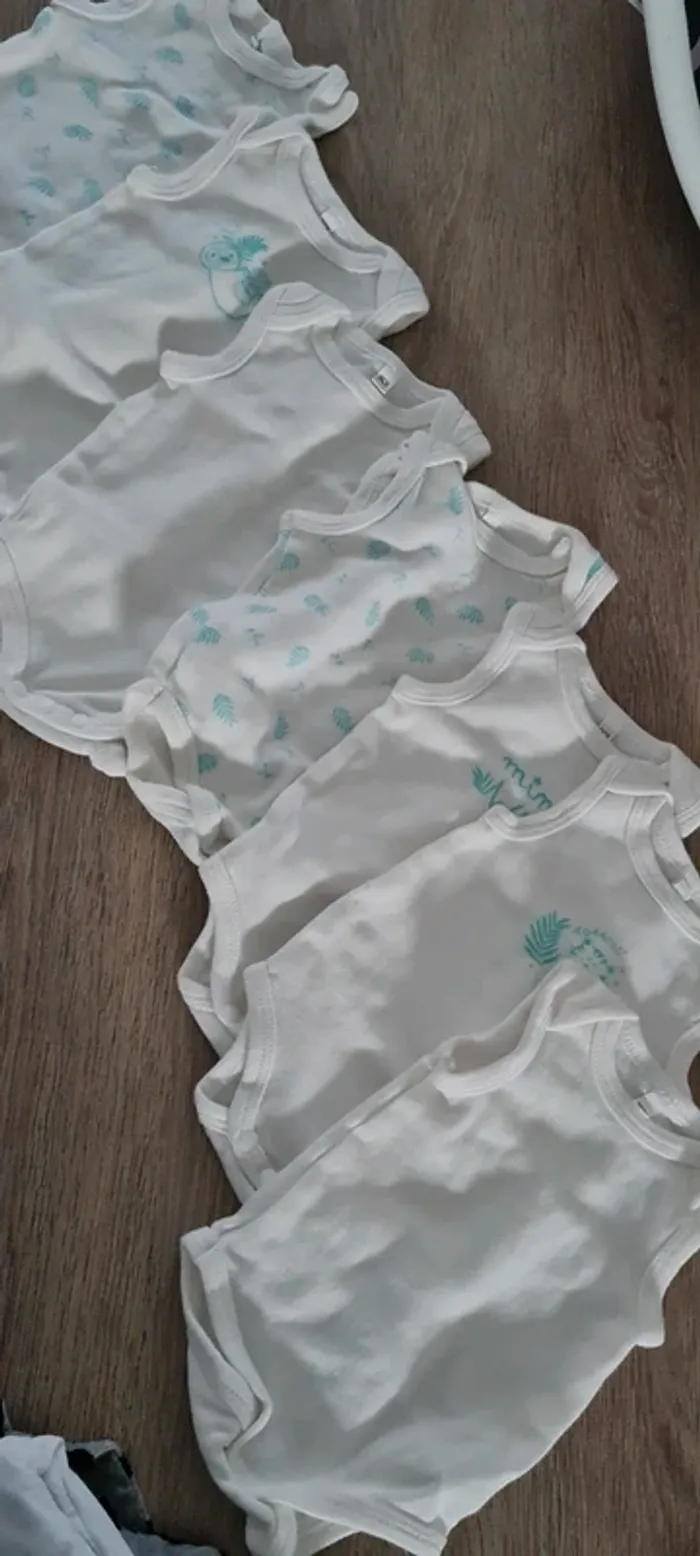Lot de 7 body 1 mois/56cm