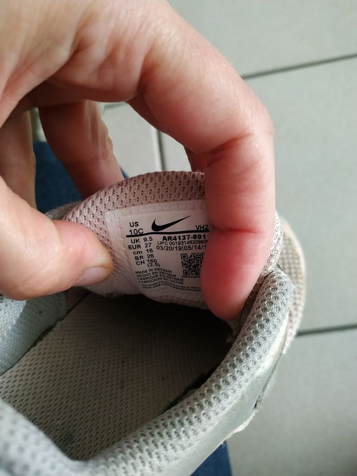 Baskets Nike // taille 27 - photo numéro 3