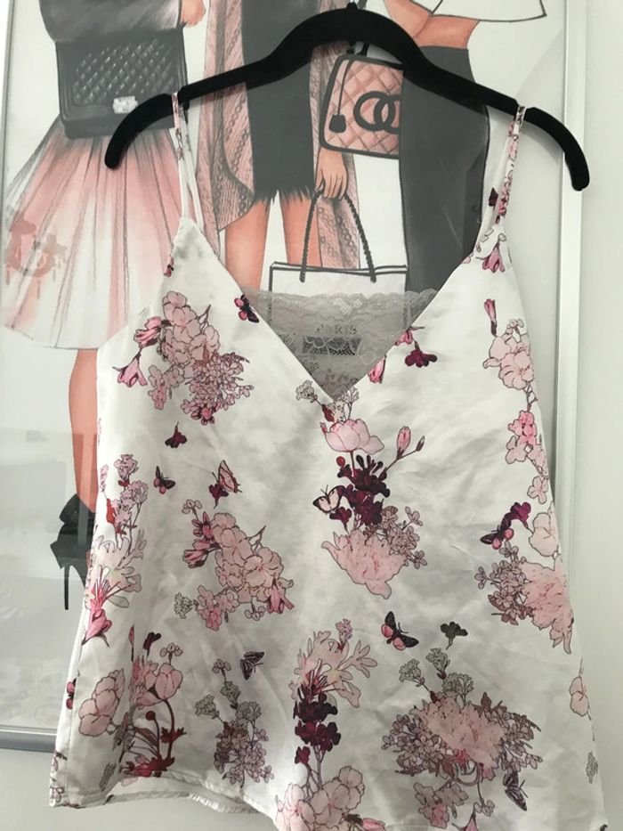 Top a bretelles satiné et dentelle M
