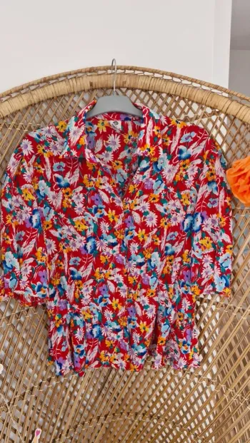 Jolie blouse chemisier vintage a fleur taille 40