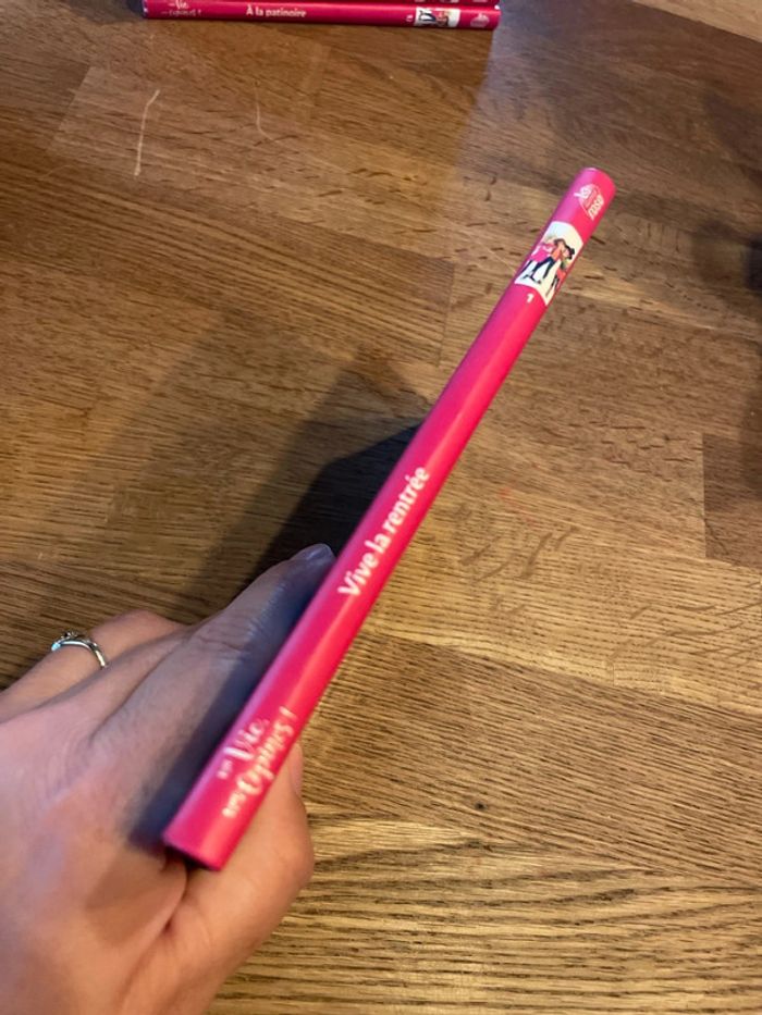 Livre La bibliothèque rose Ma vie, mes copines ! Vive la rentrée Numéro 1 - photo numéro 2