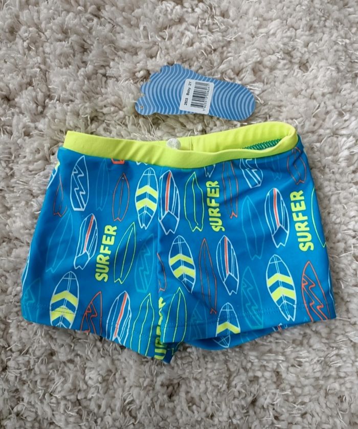 Short de bain en 2 ans