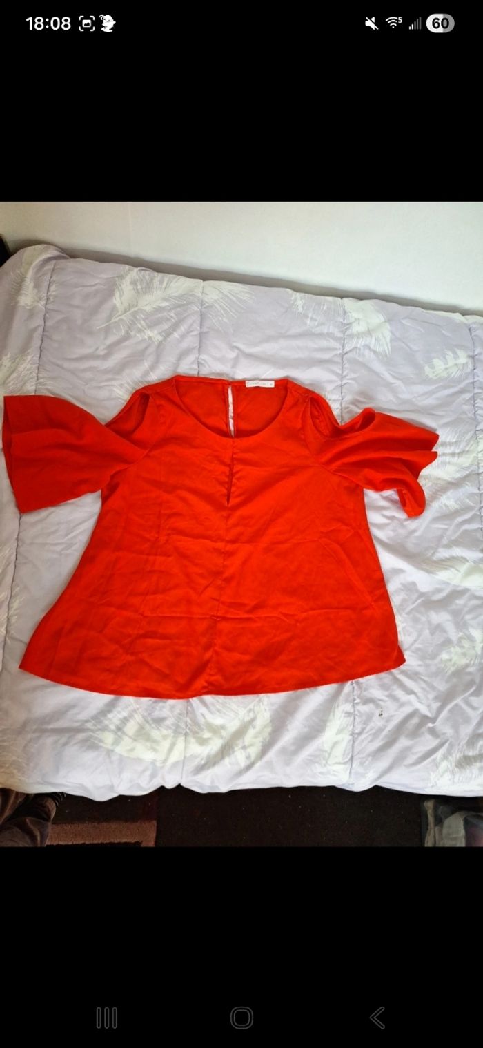 Blouse rouge - photo numéro 1
