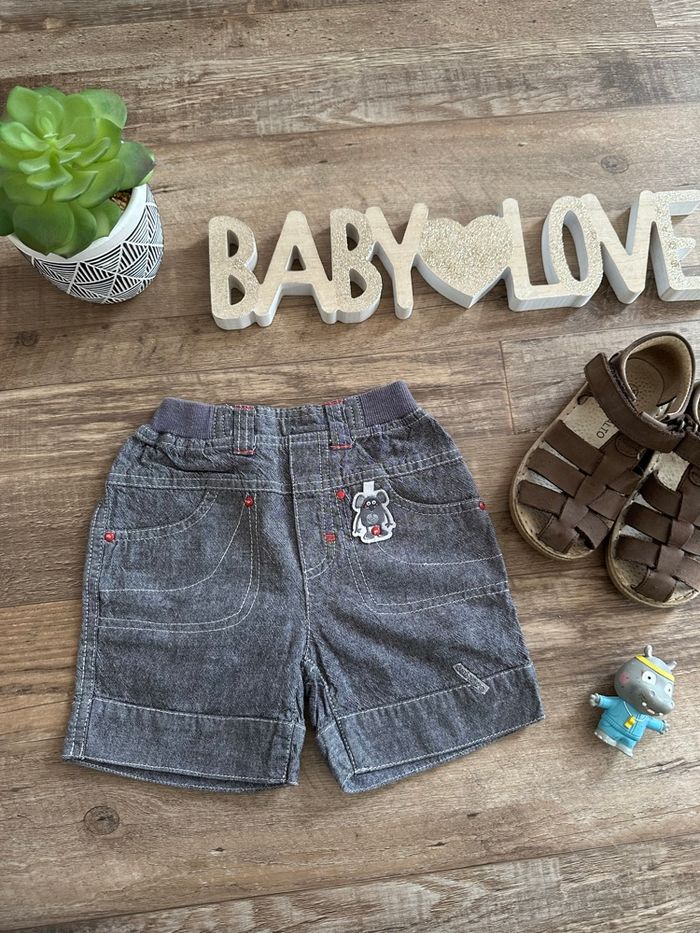 - Short Babygro - 12 mois - Très bon état