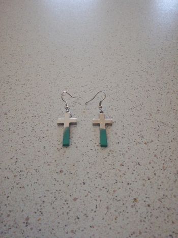 Boucles d oreilles croix