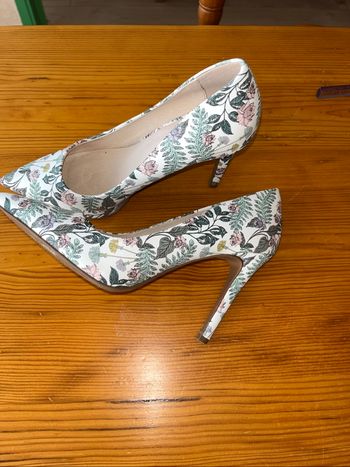 Escarpins fleuris T39