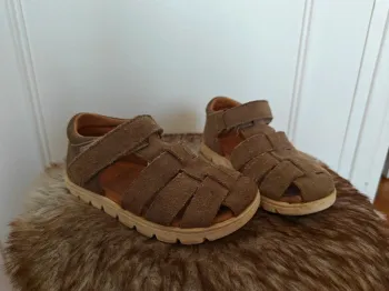 Sandales grises taille 25