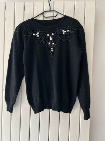 Pull avec perles de créateur taille M en parfait état