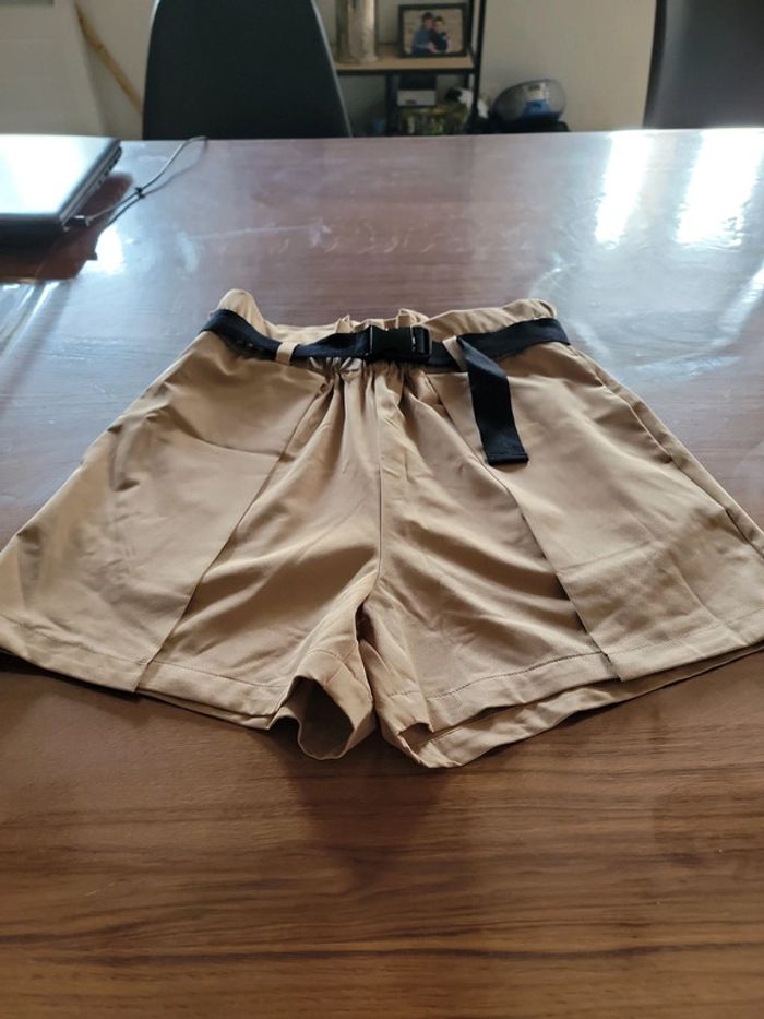 Short femme taille S - photo numéro 2