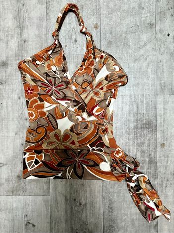 haut vintage multicolore avec un motif floral et psychédélique des années 70/90/2000