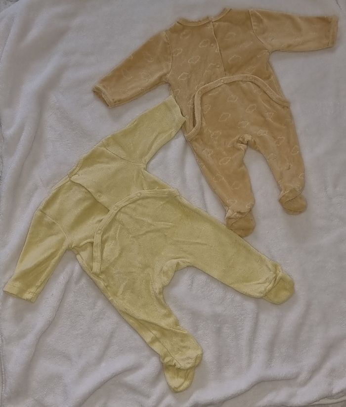 Lot 2 pyjamas / dors bien 1 mois - photo numéro 2