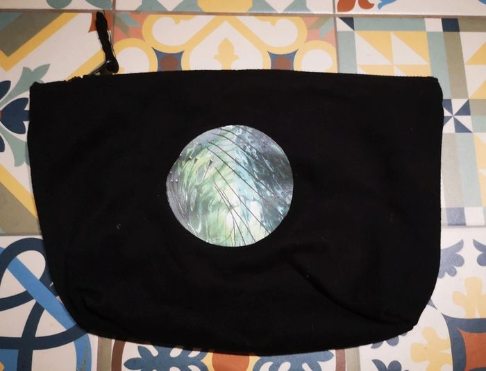 Petite pochette à fermeture noire
