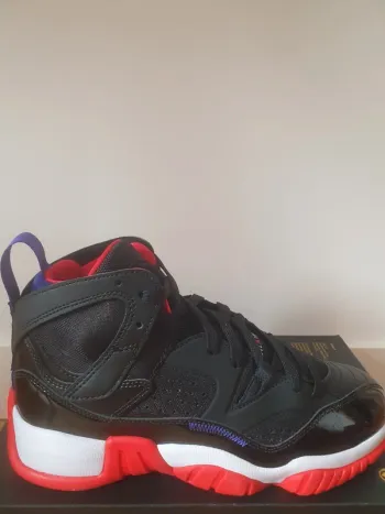Nike Jordan Jumpman (38.5)
