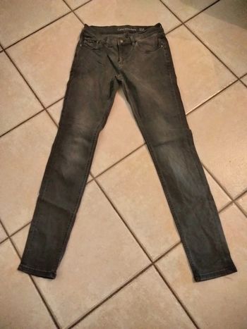 Jean uni noir Calvin Klein en 28/32