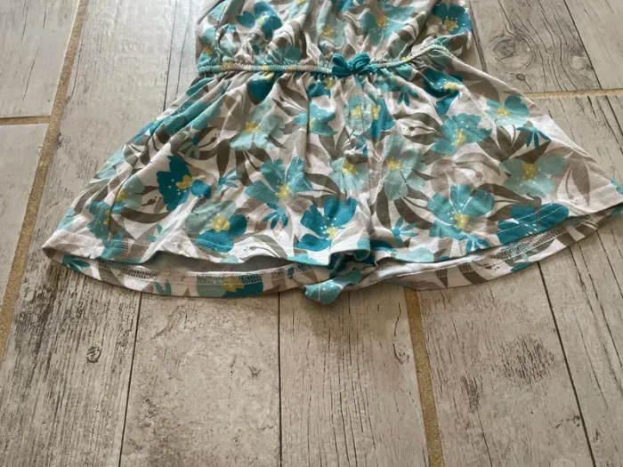 Très jolie combi short été 5 ans - photo numéro 2