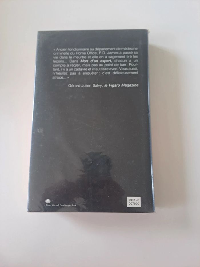 Mort d'un expert - photo numéro 2