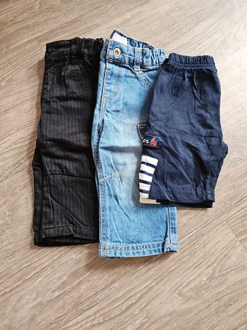 Lot de 2 pantalons et un bermuda