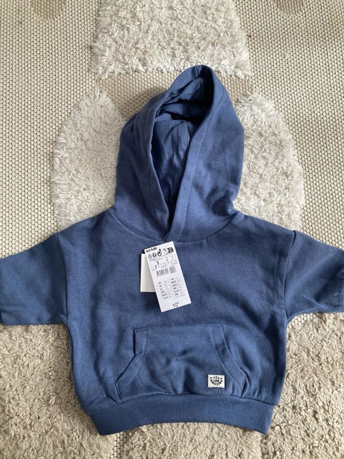 Pull capuche 3 mois neuf avec étiquette