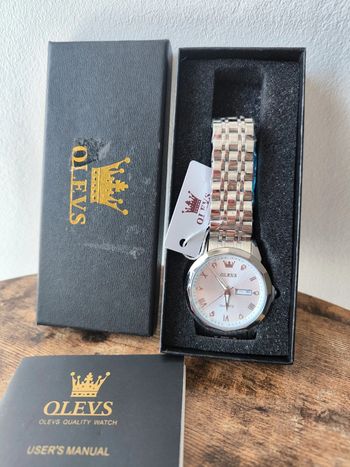 Montre à quartz homme étanche neuve