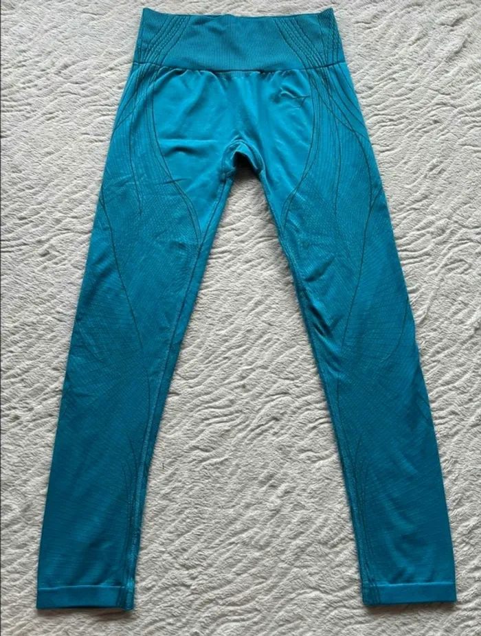 Ensemble Gymshark Apex Seamless Femme Bleu – Brassière L + Legging M – Comme Neuf – Valeur 102€ - photo numéro 9