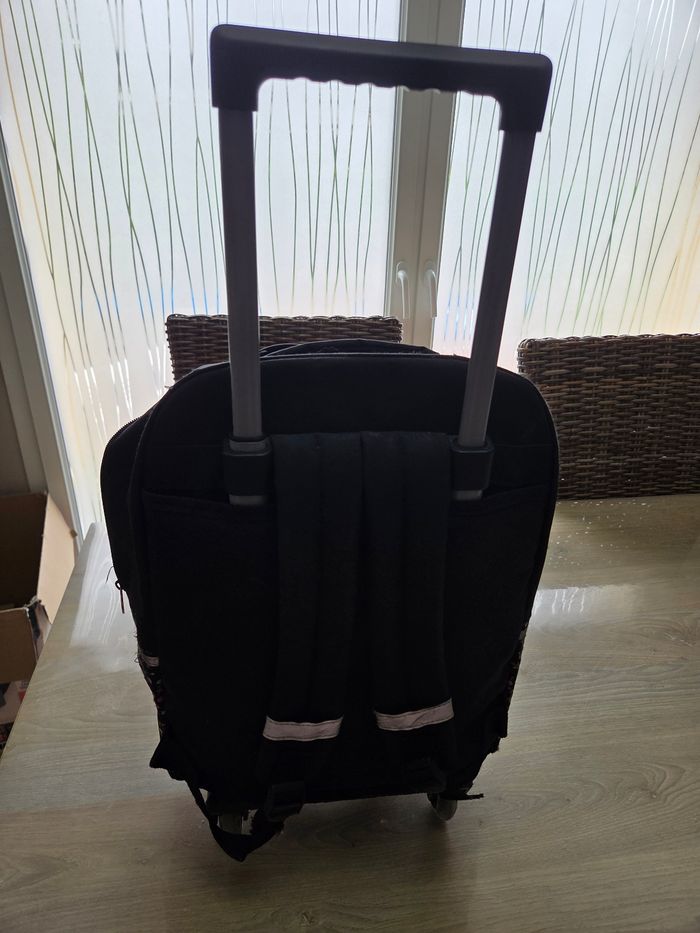 Cartable a roulette - photo numéro 2
