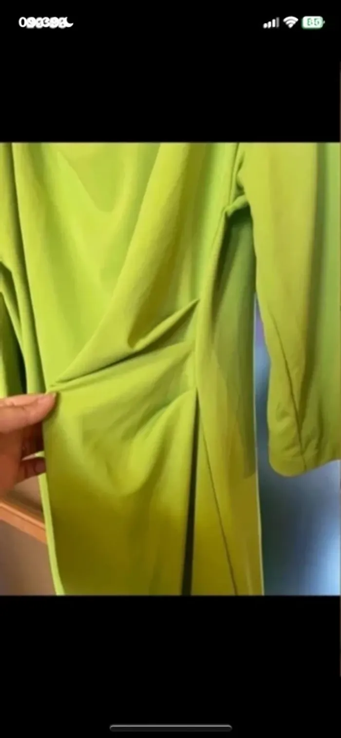 Robe verte midi couleur vert néon  Zara taille L - photo numéro 5