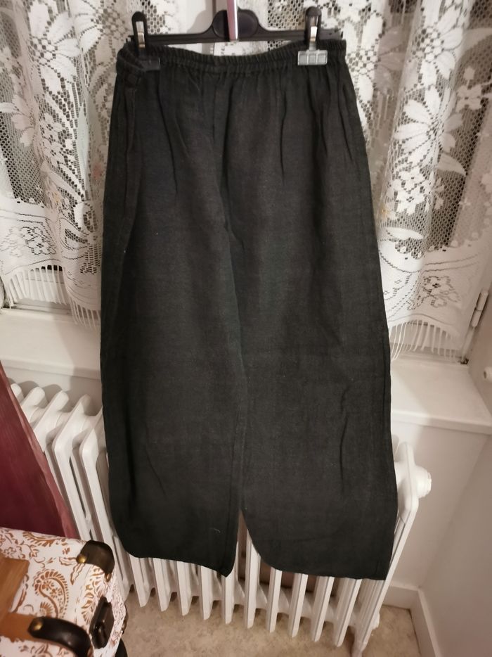 Ensemble pantalon et tunique noir,  broderie rouge - photo numéro 2