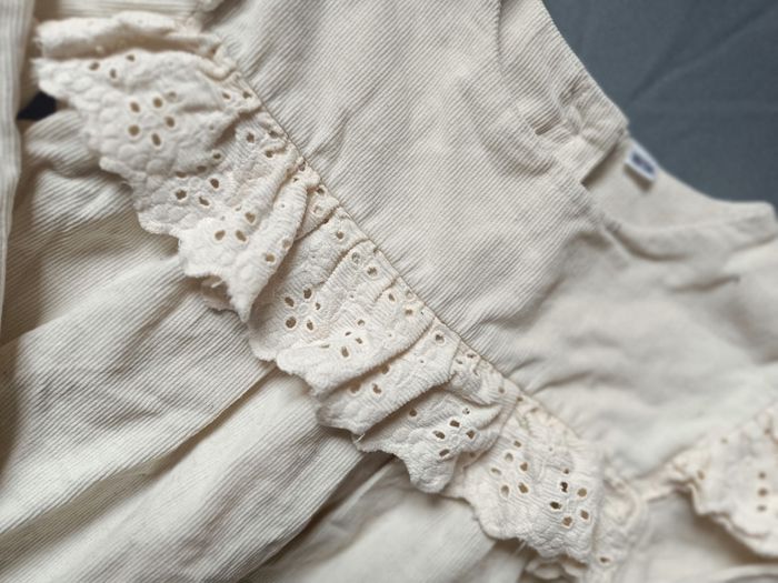 Robe beige en velours 💕 Taille 98/104 cm - photo numéro 2
