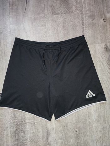 Short Adidas enfant garçon taille XS 12 ans 