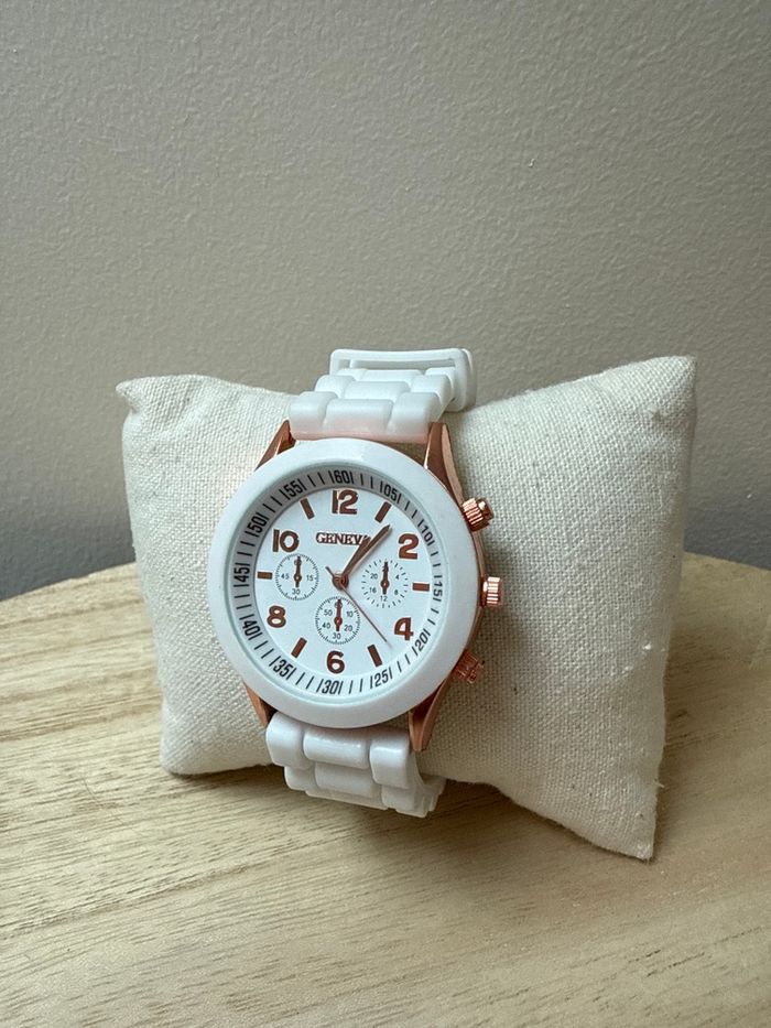 Montre femme - photo numéro 2