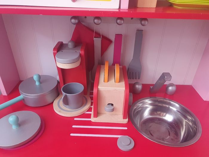 Cuisine en bois avec accessoires - photo numéro 5