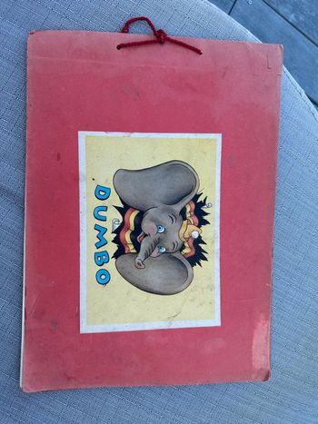 Album ancien complet vignettes images de Beukelaer 125 Chromos Disney Dumbo l’éléphant (Panini)