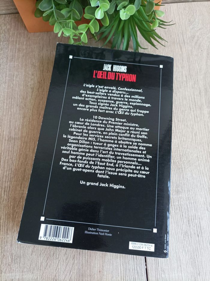 Livre L'œil du Typhon Jack Higgins - photo numéro 3