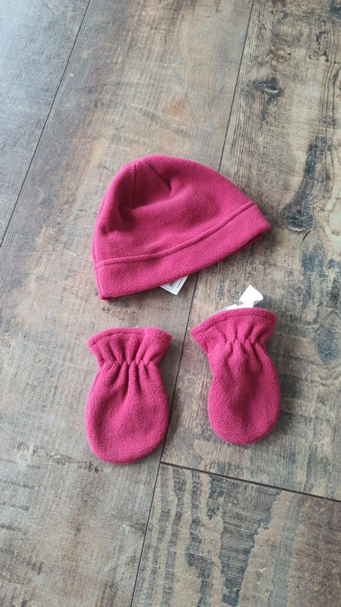 Ensemble bonnet et gant 1 3 mois en très bon état - photo numéro 4