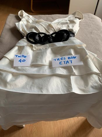 Robe sans manches avec ceinture