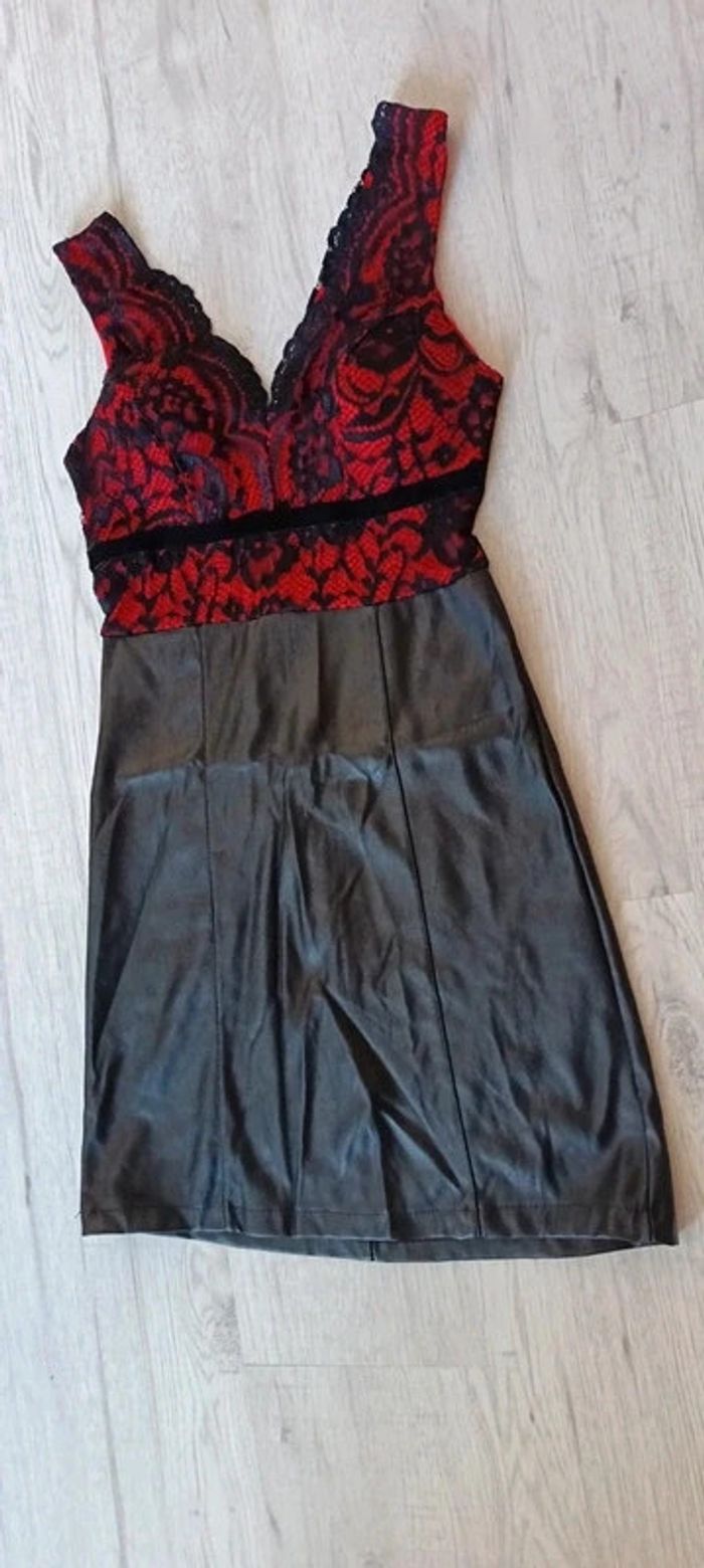 Robe S 36 M 38  sexy dentelle rouge et noir - photo numéro 3