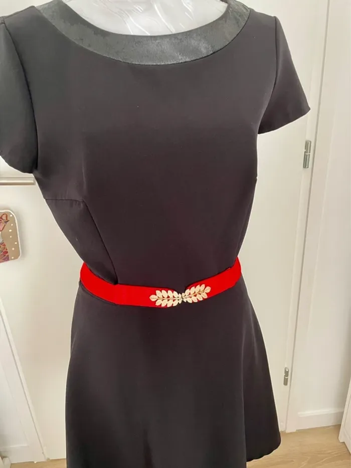 Ceinture rouge et doré “feuille” élastique, taille ajustable neuve - photo numéro 4