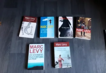 Lot de 6 livres format broché Marc Lévy