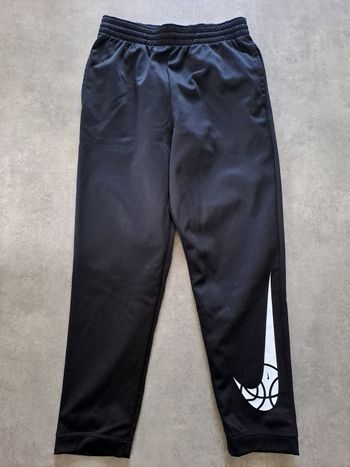 Pantalon nike basket 12 ans (taille L nike)