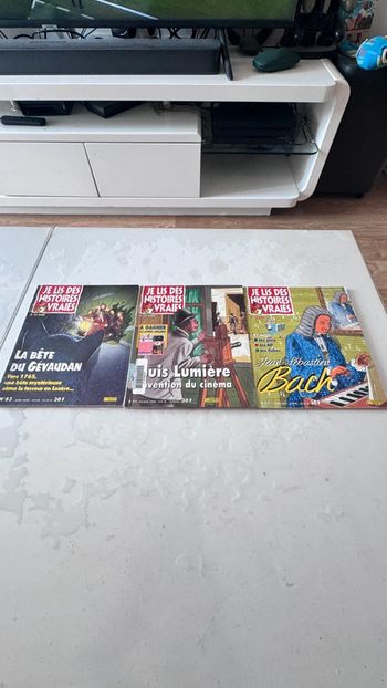 Lot de 3 magazines Je lis des histoires vraies – État bon – Complets