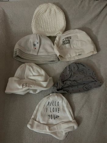 Lot 5 bonnets nouveau né