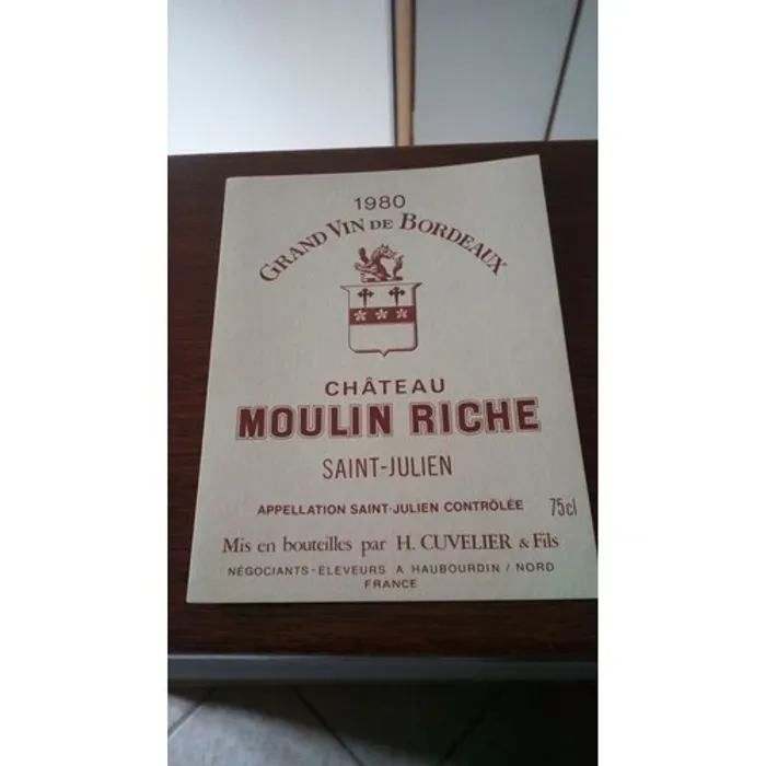 étiquette de Vin château moulin riche saint julien 1980 neuve -