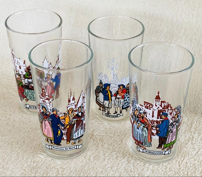 Lot 4 verres illustrés différentes régions France