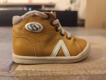 Chaussure Taille 20