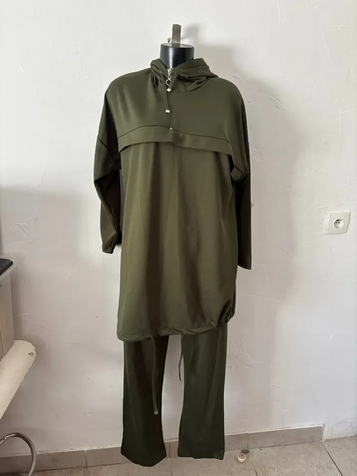 Ensemble, Femme, 761