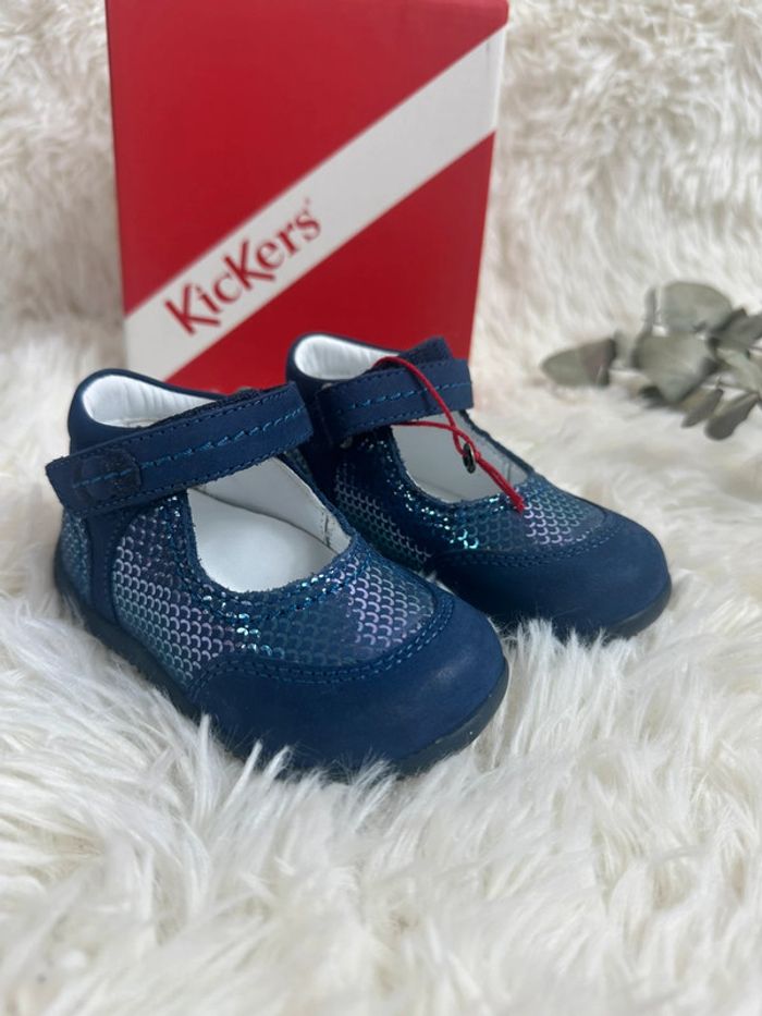 Paire de chaussures Kickers taille 21 - photo numéro 2