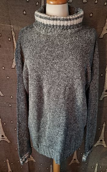 Pull d'hiver à col roulée taille 4