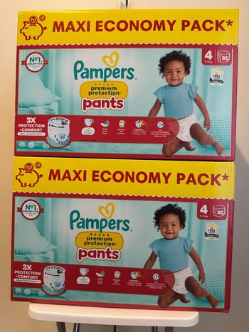 164 couches Pampers premuim pants taille 4