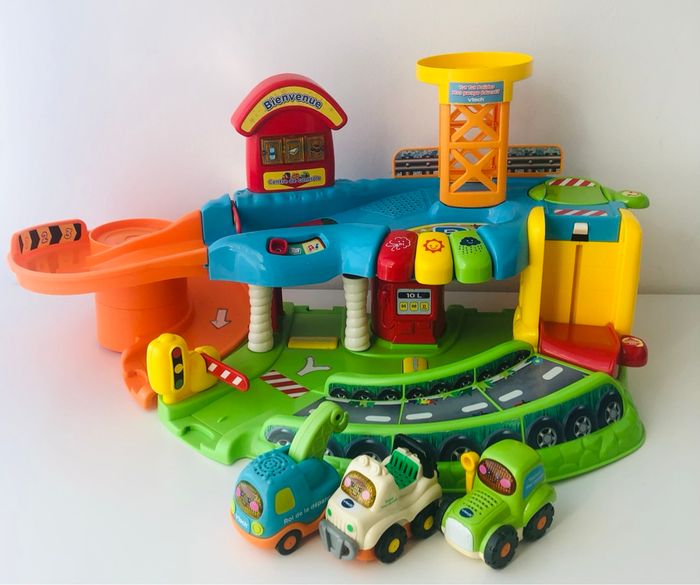 Garage interactif Tut Tut Bolides avec 3 véhicules interactifs Vtech - photo numéro 3