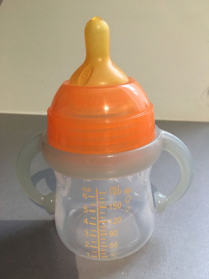 Biberon/ Tasse d’apprentissage - photo numéro 2